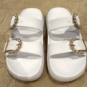 Stuart Weitzman Pearl Buckle slide